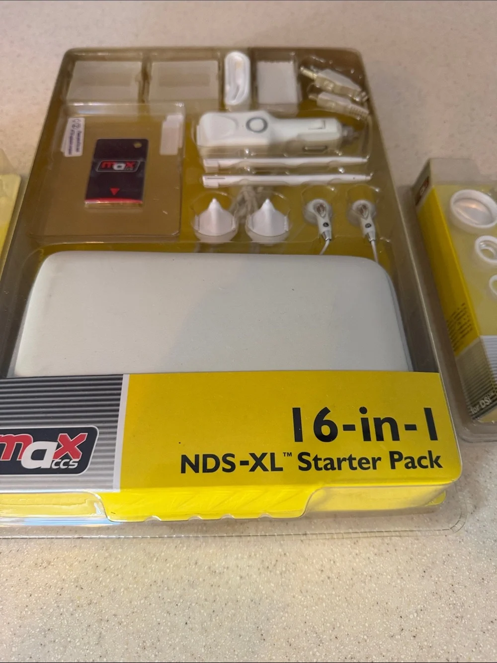 New 16-in-1 NDS-XL Starter Pack with White Carry Case - White & 2 DSI Lens kit